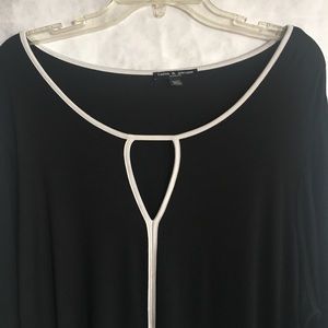 Cable & Gauge Long Sleeve casual top.